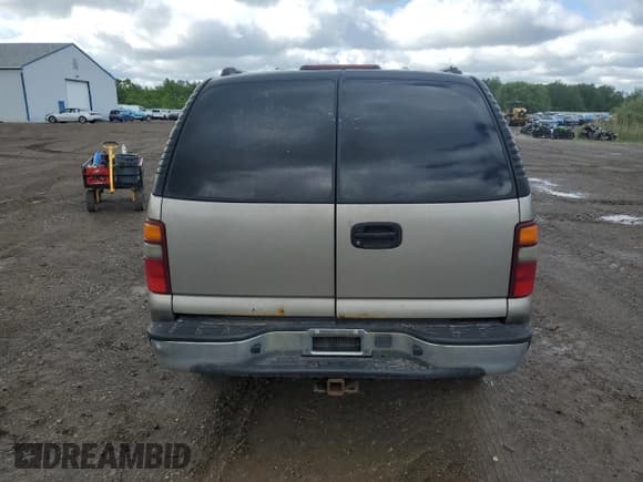 ✅ 2002 Chevrolet Tahoe LS • VIN: 1GNEK13V62J203444 • Lot: 57946425. Listed on Copart with 249,035 mi. Free auction sales archive from the USA and detailed vehicle history report at DreamBid. Image 6.