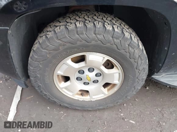 ✅ 2013 Chevrolet Tahoe LT • VIN: 1GNSCBE02DR255973 • Лот: 43935446. Опубликован ранее на IAAI с пробегом 234 021 миль. Бесплатный доступ к архиву аукционных продаж из США и подробный отчёт об истории автомобиля на DreamBid. Изображение 17.