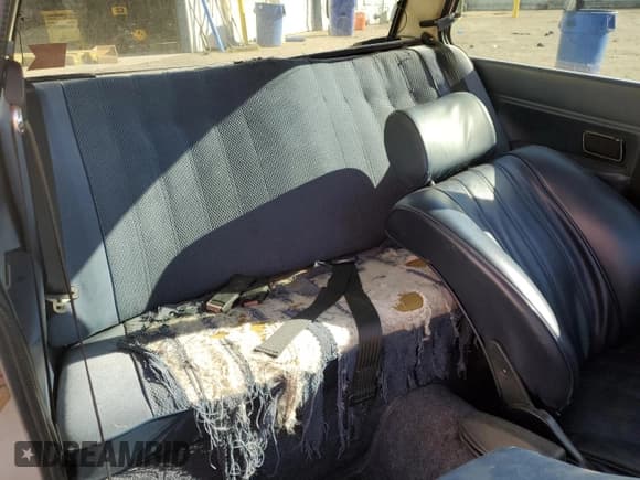 ✅ 1982 BMW 3 Series • VIN: WBAAG3307C8378560 • Лот: 42520375. Опубликован ранее на Copart с пробегом 83 004 миль. Бесплатный доступ к архиву аукционных продаж из США и подробный отчёт об истории автомобиля на DreamBid. Изображение 10.