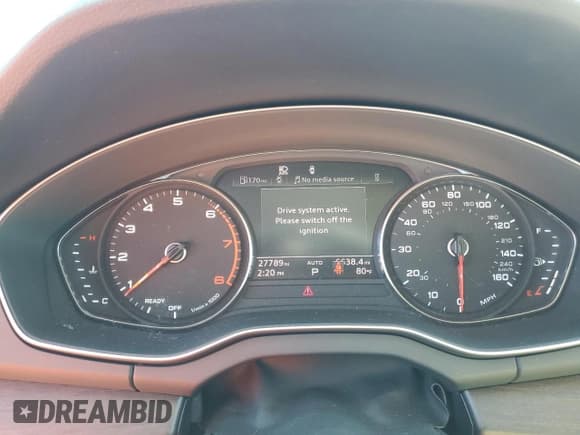 ✅ 2023 Audi Q5 Premium • VIN: WA1ABAFY2P2051333 • Lot: 82785505. Wystawiony na Copart z przebiegiem 27 789 mil. Bezpłatny archiwum sprzedaży aukcyjnych z USA i szczegółowy raport historii pojazdu na DreamBid. Zdjęcie 9.