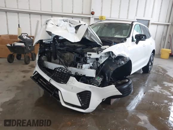 ✅ 2024 Volvo XC60 Plus Dark Theme • VIN: YV4H60DL5R1782435 • Lot: 42910415. Listed on IAAI with 30,065 mi. Free auction sales archive from the USA and detailed vehicle history report at DreamBid. Image 2.