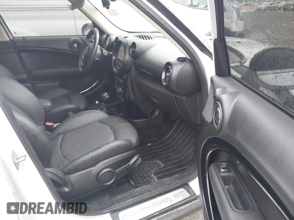 ✅ 2014 MINI Countryman S • VIN: WMWZC5C50EWP37672 • Лот: 43608947. Опубликован ранее на IAAI с пробегом Не указан. Бесплатный доступ к архиву аукционных продаж из США и подробный отчёт об истории автомобиля на DreamBid. Изображение 5.