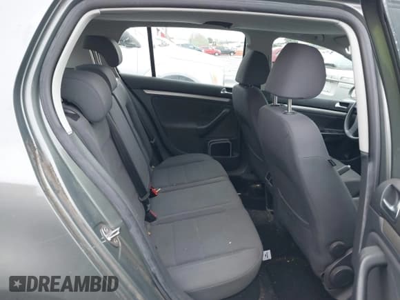 ✅ 2008 Volkswagen Rabbit S • VIN: WVWDB71K38W005819 • Lot: 41874272. Listed on IAAI with 171,515 mi. Free auction sales archive from the USA and detailed vehicle history report at DreamBid. Image 8.