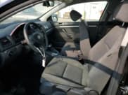 ✅ 2008 Volkswagen Rabbit S • VIN: WVWBB71KX8W270275 • Лот: 70714794. Опубликован ранее на Copart с пробегом 124 435 миль. Бесплатный доступ к архиву аукционных продаж из США и подробный отчёт об истории автомобиля на DreamBid. Изображение 7.