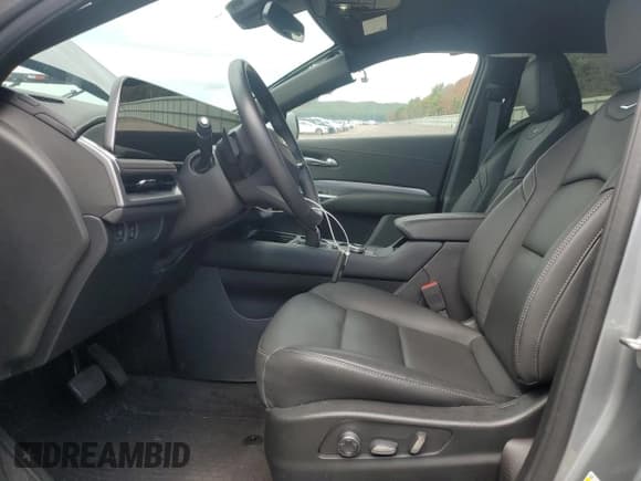 ✅ 2024 Cadillac XT4 FWD Premium Luxury • VIN: 1GYFZCR44RF253284 • Lot: 67662705. Listed on Copart with 4,493 mi. Free auction sales archive from the USA and detailed vehicle history report at DreamBid. Image 7.