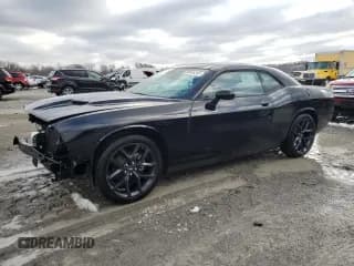 ✅ 2022 Dodge Challenger SXT • VIN: 2C3CDZAGXNH100597 • Lot: 38366253. Wystawiony na Copart z przebiegiem 5 519 mil. Bezpłatny archiwum sprzedaży aukcyjnych z USA i szczegółowy raport historii pojazdu na DreamBid. Zdjęcie 1.