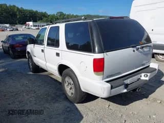 ✅ 2003 Chevrolet Blazer LS • VIN: 1GNDT13X53K179630 • Lot: 42750650. Wystawiony na IAAI z przebiegiem 214 387 mil. Bezpłatny archiwum sprzedaży aukcyjnych z USA i szczegółowy raport historii pojazdu na DreamBid. Zdjęcie 3.