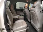 ✅ 2010 GMC Acadia SLT2 • VIN: 1GKLVNED6AJ185565 • Lot: 60119185. Wystawiony na Copart z przebiegiem 168 216 mil. Bezpłatny archiwum sprzedaży aukcyjnych z USA i szczegółowy raport historii pojazdu na DreamBid. Zdjęcie 10.