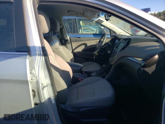 ✅ 2017 Hyundai Santa Fe 2.4L • VIN: 5XYZUDLB4HG421502 • Лот: 66428542. Опубликован ранее на Copart с пробегом 83 275 миль. Бесплатный доступ к архиву аукционных продаж из США и подробный отчёт об истории автомобиля на DreamBid. Изображение 5.