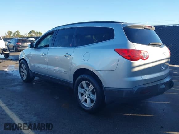 ✅ 2012 Chevrolet Traverse 2LT • VIN: 1GNKRJED8CJ277940 • Lot: 43601515. Listed on IAAI with 270,008 mi. Free auction sales archive from the USA and detailed vehicle history report at DreamBid. Image 3.