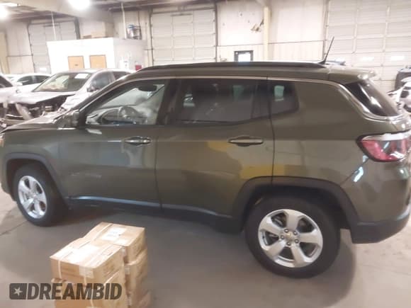 ✅ 2019 Jeep Compass Latitude • VIN: 3C4NJCBB2KT851399 • Лот: 41608262. Опубликован ранее на IAAI с пробегом 113 553 миль. Бесплатный доступ к архиву аукционных продаж из США и подробный отчёт об истории автомобиля на DreamBid. Изображение 14.