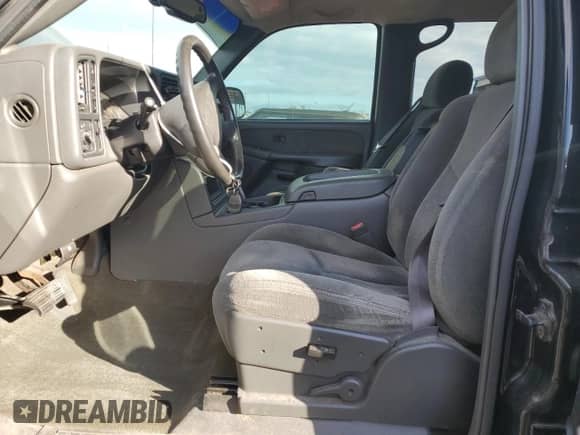2003 Chevrolet Silverado 2500HD LS with VIN 1GCHK23U03F178676, listed as a Copart auction lot 90282235 with 320,071 mi miles and Salvage title. Bid and sale history available at DreamBid. Image 7.