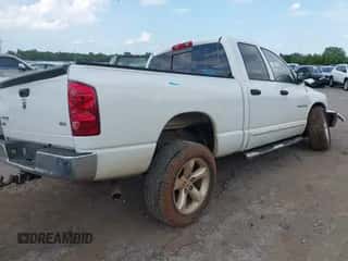 2007 Dodge 1500 SLT z VIN 1D7HA18P37J503393, wystawiony jako IAAI lot #42804502 z przebiegiem Nie podano mil oraz . Historia ofert i sprzedaży dostępna na DreamBid. Obrazek 4.