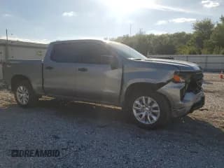 ✅ 2025 Chevrolet Silverado 1500 Custom • VIN: 3GCPABEK4SG316288 • Lot: 84471925. Wystawiony na Copart z przebiegiem 5 792 mil. Bezpłatny archiwum sprzedaży aukcyjnych z USA i szczegółowy raport historii pojazdu na DreamBid. Zdjęcie 4.