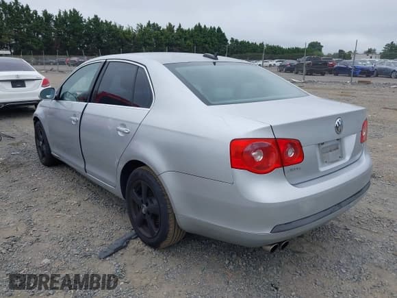 ✅ 2006 Volkswagen Jetta 2.5L • VIN: 3VWSF71KX6M730663 • Лот: 42944562. Опубликован ранее на IAAI с пробегом 150 255 миль. Бесплатный доступ к архиву аукционных продаж из США и подробный отчёт об истории автомобиля на DreamBid. Изображение 3.