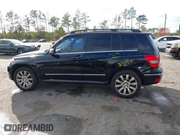 ✅ 2011 Mercedes-Benz GLK 350 • VIN: WDCGG5GB9BF622721 • Lot: 43737577. Listed on IAAI with 187,461 mi. Free auction sales archive from the USA and detailed vehicle history report at DreamBid. Image 14.