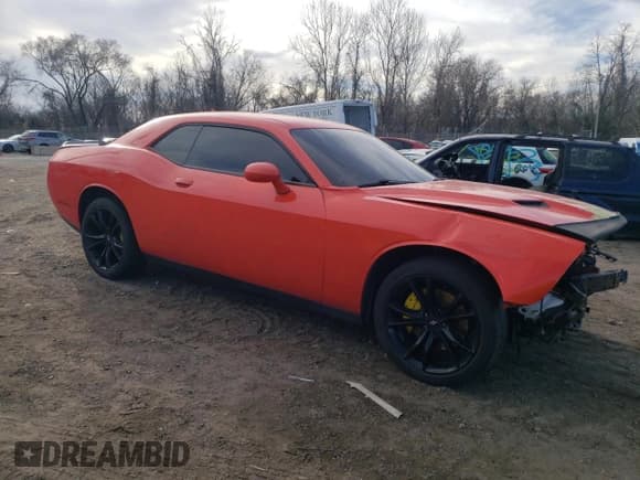 ✅ 2018 Dodge Challenger SXT Plus • VIN: 2C3CDZAG0JH288248 • Lot: 39353883. Wystawiony na Copart z przebiegiem 43 936 mil. Bezpłatny archiwum sprzedaży aukcyjnych z USA i szczegółowy raport historii pojazdu na DreamBid. Zdjęcie 4.