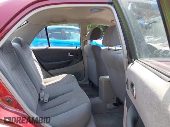 ✅ 2002 Mazda Protege DX • VIN: JM1BJ225421632202 • Lot: 42929238. Wystawiony na IAAI z przebiegiem 81 342 mil. Bezpłatny archiwum sprzedaży aukcyjnych z USA i szczegółowy raport historii pojazdu na DreamBid. Zdjęcie 8.