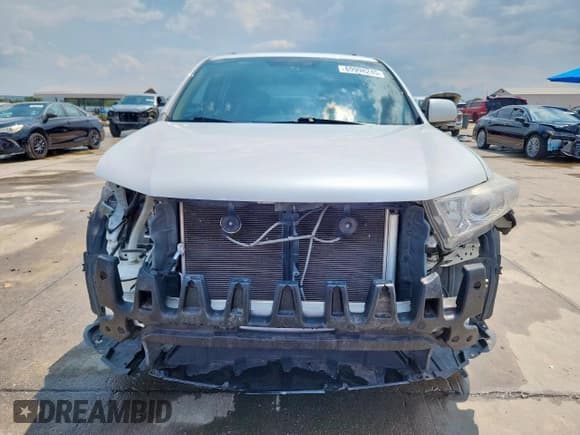✅ 2011 Toyota Highlander • VIN: 5TDZK3EH3BS036685 • Лот: 69998245. Опубликован ранее на Copart с пробегом 94 127 миль. Бесплатный доступ к архиву аукционных продаж из США и подробный отчёт об истории автомобиля на DreamBid. Изображение 5.