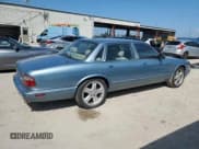 ✅ 2002 Jaguar XJ Sport • VIN: SAJDA12C72LF42584 • Lot: 72030274. Wystawiony na Copart z przebiegiem 241 554 mil. Bezpłatny archiwum sprzedaży aukcyjnych z USA i szczegółowy raport historii pojazdu na DreamBid. Zdjęcie 3.