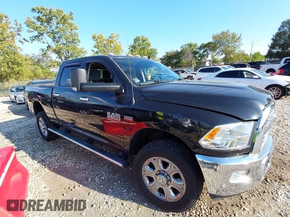 ✅ 2018 Ram 2500 Big Horn • VIN: 3C6UR5DJ8JG106725 • Lot: 43272073. Listed on IAAI with 131,115 mi. Free auction sales archive from the USA and detailed vehicle history report at DreamBid. Image 1.