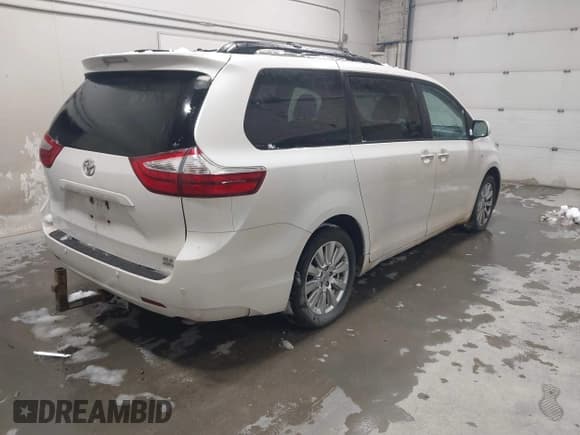 ✅ 2017 Toyota Sienna XLE • VIN: 5TDDZ3DC8HS159225 • Lot: 43641140. Listed on IAAI with 167,520 mi. Free auction sales archive from the USA and detailed vehicle history report at DreamBid. Image 4.