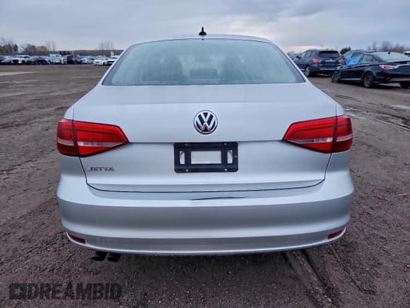 ✅ 2015 Volkswagen Jetta S • VIN: 3VW2K7AJ8FM426427 • Лот: 94433195. Опубликован ранее на Copart с пробегом 106 251 миль. Бесплатный доступ к архиву аукционных продаж из США и подробный отчёт об истории автомобиля на DreamBid. Изображение 6.
