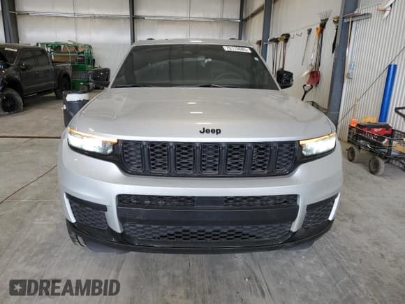 ✅ 2023 Jeep Grand Cherokee Laredo • VIN: 1C4RJKAG7P8854748 • Lot: 70170685. Listed on Copart with 25,719 mi. Free auction sales archive from the USA and detailed vehicle history report at DreamBid. Image 5.