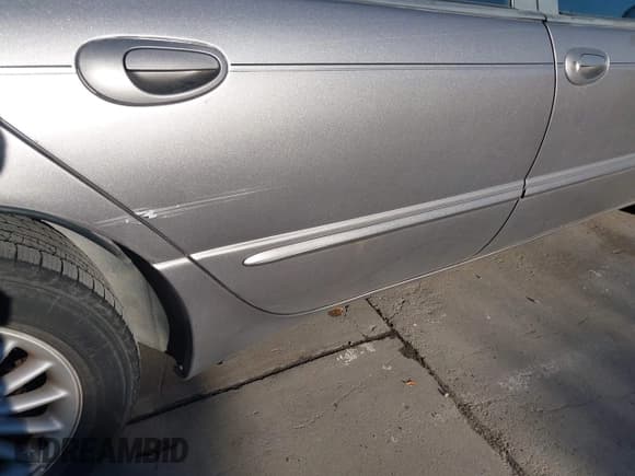 ✅ 1999 Chrysler Concorde • VIN: 2C3HD46J6XH613118 • Lot: 43908597. Listed on IAAI with 221,706 mi. Free auction sales archive from the USA and detailed vehicle history report at DreamBid. Image 13.