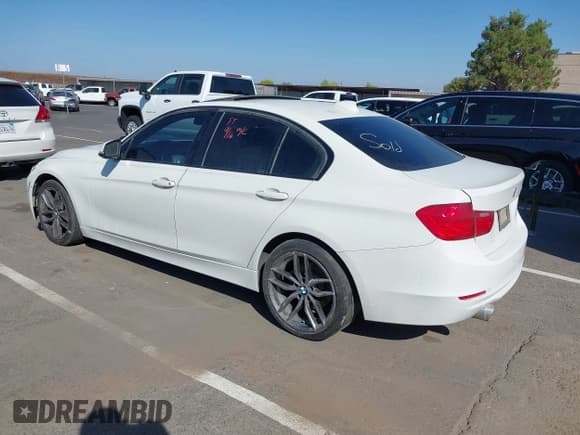 ✅ 2015 BMW 3 Series 328i • VIN: WBA3A5C56FF607859 • Lot: 43412756. Listed on IAAI with 177,983 mi. Free auction sales archive from the USA and detailed vehicle history report at DreamBid. Image 3.