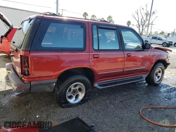 ✅ 1997 Ford Explorer XLT • VIN: 1FMDU32P9VZA40058 • Лот: 43560445. Опубликован ранее на Copart с пробегом 162 932 миль. Бесплатный доступ к архиву аукционных продаж из США и подробный отчёт об истории автомобиля на DreamBid. Изображение 3.