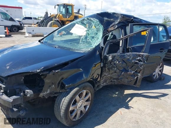 ✅ 2009 Volkswagen Rabbit S • VIN: WVWDA71K09W126439 • Lot: 42258490. Listed on IAAI with Not provided. Free auction sales archive from the USA and detailed vehicle history report at DreamBid. Image 6.