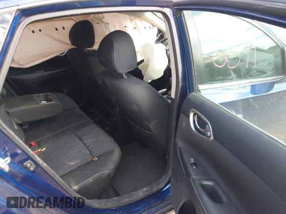 ✅ 2019 Nissan Sentra SR • VIN: 3N1AB7AP4KY308139 • Lot: 43372391. Wystawiony na IAAI z przebiegiem 129 933 mil. Bezpłatny archiwum sprzedaży aukcyjnych z USA i szczegółowy raport historii pojazdu na DreamBid. Zdjęcie 8.