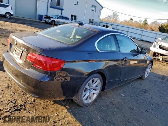 ✅ 2012 BMW 3 Series 328i xDrive • VIN: WBAKF3C54CE974620 • Lot: 93902755. Listed on Copart with 72,756 mi. Free auction sales archive from the USA and detailed vehicle history report at DreamBid. Image 3.