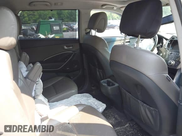 ✅ 2017 Hyundai Santa Fe Limited Ultimate • VIN: KM8SR4HF3HU246846 • Лот: 42481480. Опубликован ранее на IAAI с пробегом 173 257 миль. Бесплатный доступ к архиву аукционных продаж из США и подробный отчёт об истории автомобиля на DreamBid. Изображение 8.