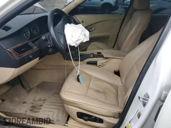 ✅ 2007 BMW 5 Series 530xi • VIN: WBANF73567CU27614 • Lot: 90372765. Wystawiony na Copart z przebiegiem Nie podano. Bezpłatny archiwum sprzedaży aukcyjnych z USA i szczegółowy raport historii pojazdu na DreamBid. Zdjęcie 7.