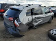 ✅ 2017 Jeep Cherokee 75th Anniversary Edition • VIN: 1C4PJLCB2HW534930 • Lot: 62381585. Wystawiony na Copart z przebiegiem 107 290 mil. Bezpłatny archiwum sprzedaży aukcyjnych z USA i szczegółowy raport historii pojazdu na DreamBid. Zdjęcie 3.