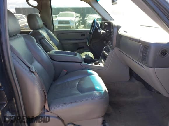 ✅ 2005 Chevrolet Suburban LT • VIN: 1GNFK16Z15J105364 • Лот: 42266288. Опубликован ранее на IAAI с пробегом 182 150 миль. Бесплатный доступ к архиву аукционных продаж из США и подробный отчёт об истории автомобиля на DreamBid. Изображение 5.