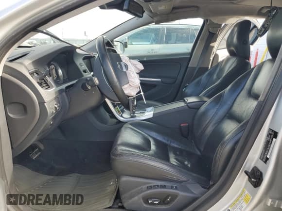 ✅ 2012 Volvo S60 T5 • VIN: YV1622FS3C2139423 • Lot: 85137975. Wystawiony na Copart z przebiegiem 142 932 mil. Bezpłatny archiwum sprzedaży aukcyjnych z USA i szczegółowy raport historii pojazdu na DreamBid. Zdjęcie 7.