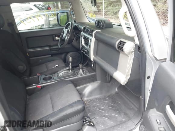 ✅ 2008 Toyota FJ Cruiser • VIN: JTEBU11F38K037061 • Лот: 42774757. Опубликован ранее на IAAI с пробегом 152 749 миль. Бесплатный доступ к архиву аукционных продаж из США и подробный отчёт об истории автомобиля на DreamBid. Изображение 5.