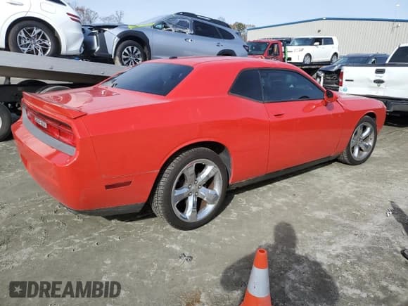 ✅ 2014 Dodge Challenger SXT Plus • VIN: 2C3CDYAG6EH110943 • Lot: 85097314. Wystawiony na Copart z przebiegiem 71 764 mil. Bezpłatny archiwum sprzedaży aukcyjnych z USA i szczegółowy raport historii pojazdu na DreamBid. Zdjęcie 3.