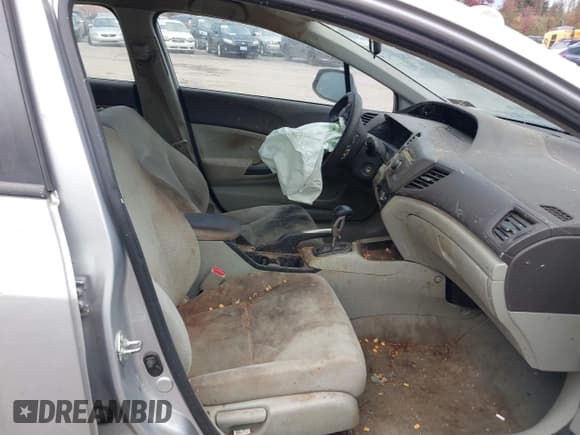 ✅ 2012 Honda Civic LX • VIN: 19XFB2F52CE342824 • Lot: 43699352. Wystawiony na IAAI z przebiegiem Nie podano. Bezpłatny archiwum sprzedaży aukcyjnych z USA i szczegółowy raport historii pojazdu na DreamBid. Zdjęcie 5.