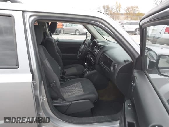 ✅ 2017 Jeep Patriot Sport • VIN: 1C4NJPBA3HD116444 • Lot: 43618076. Listed on IAAI with 127,215 mi. Free auction sales archive from the USA and detailed vehicle history report at DreamBid. Image 5.