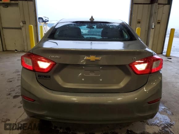 ✅ 2017 Chevrolet Cruze LT • VIN: 1G1BE5SM5H7141116 • Лот: 41968763. Опубликован ранее на Copart с пробегом 73 210 миль. Бесплатный доступ к архиву аукционных продаж из США и подробный отчёт об истории автомобиля на DreamBid. Изображение 6.