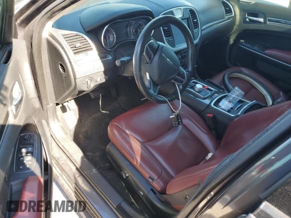 ✅ 2022 Chrysler 300 Touring • VIN: 2C3CCAAGXNH104055 • Lot: 90545585. Listed on Copart with 100,239 mi. Free auction sales archive from the USA and detailed vehicle history report at DreamBid. Image 8.