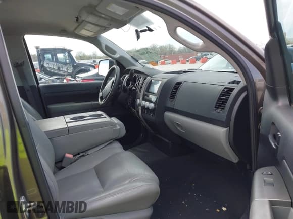 ✅ 2012 Toyota Tundra • VIN: 5TFUW5F17CX215884 • Lot: 41849468. Wystawiony na IAAI z przebiegiem 137 230 mil. Bezpłatny archiwum sprzedaży aukcyjnych z USA i szczegółowy raport historii pojazdu na DreamBid. Zdjęcie 5.