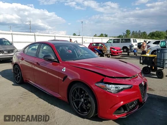 ✅ 2021 Alfa Romeo Giulia Quadrifoglio • VIN: ZARFAMEV3M7643268 • Lot: 71452985. Wystawiony na Copart z przebiegiem 48 593 mil. Bezpłatny archiwum sprzedaży aukcyjnych z USA i szczegółowy raport historii pojazdu na DreamBid. Zdjęcie 13.