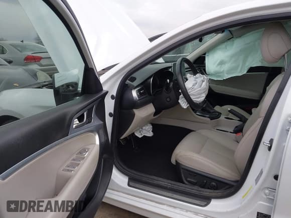 ✅ 2021 Genesis G70 Sport • VIN: KMTG24LA0MU067346 • Lot: 41722663. Listed on IAAI with 43,068 mi. Free auction sales archive from the USA and detailed vehicle history report at DreamBid. Image 5.