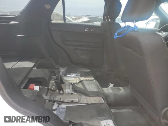 ✅ 2017 Ford Police Interceptor Utility • VIN: 1FM5K8AT5HGE29804 • Lot: 47128825. Wystawiony na Copart z przebiegiem 77 485 mil. Bezpłatny archiwum sprzedaży aukcyjnych z USA i szczegółowy raport historii pojazdu na DreamBid. Zdjęcie 11.