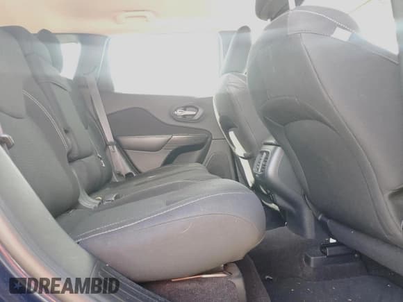 ✅ 2016 Jeep Cherokee Latitude • VIN: 1C4PJMCB3GW194840 • Lot: 85258655. Listed on Copart with 92,378 mi. Free auction sales archive from the USA and detailed vehicle history report at DreamBid. Image 11.